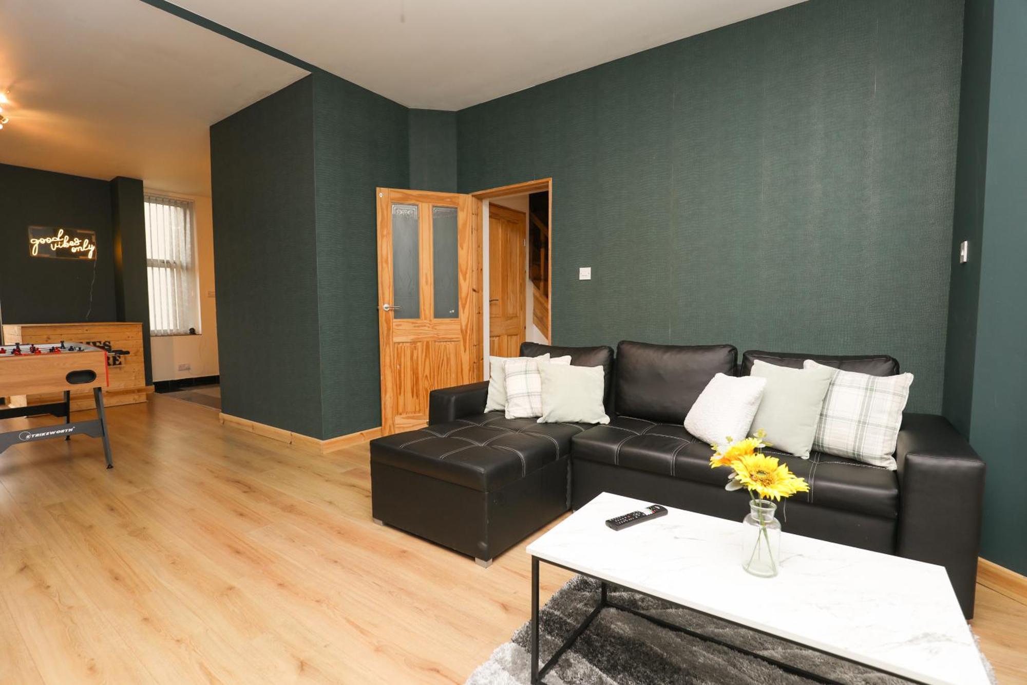 Anfield Luxe Retreat - Stylish Stay With Parking - Steps From Stadium - Short Drive To City Centre Liverpool Luaran gambar
