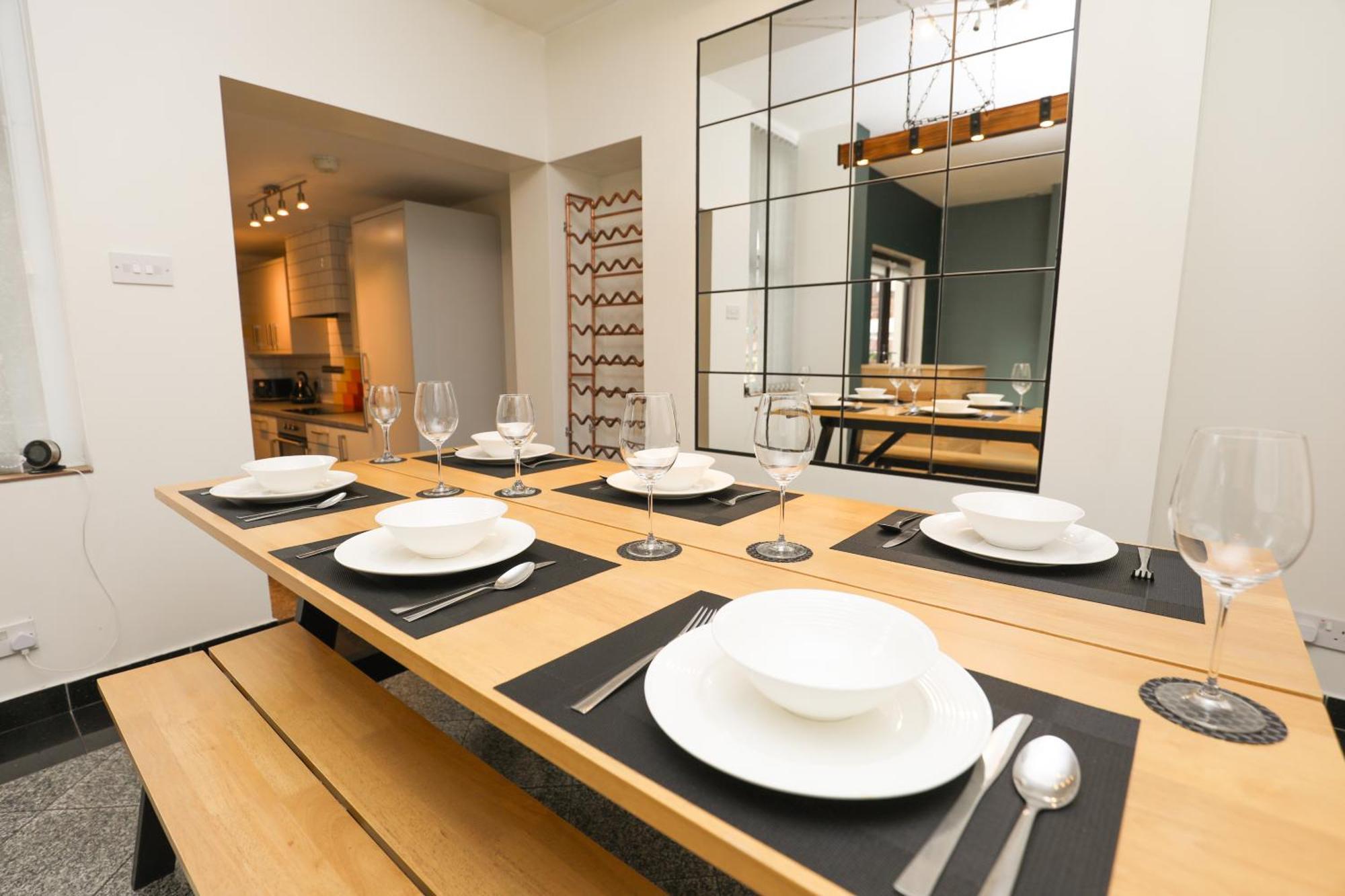 Anfield Luxe Retreat - Stylish Stay With Parking - Steps From Stadium - Short Drive To City Centre Liverpool Luaran gambar
